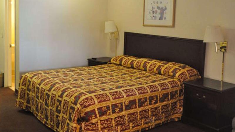 Hotel California Suites Motel