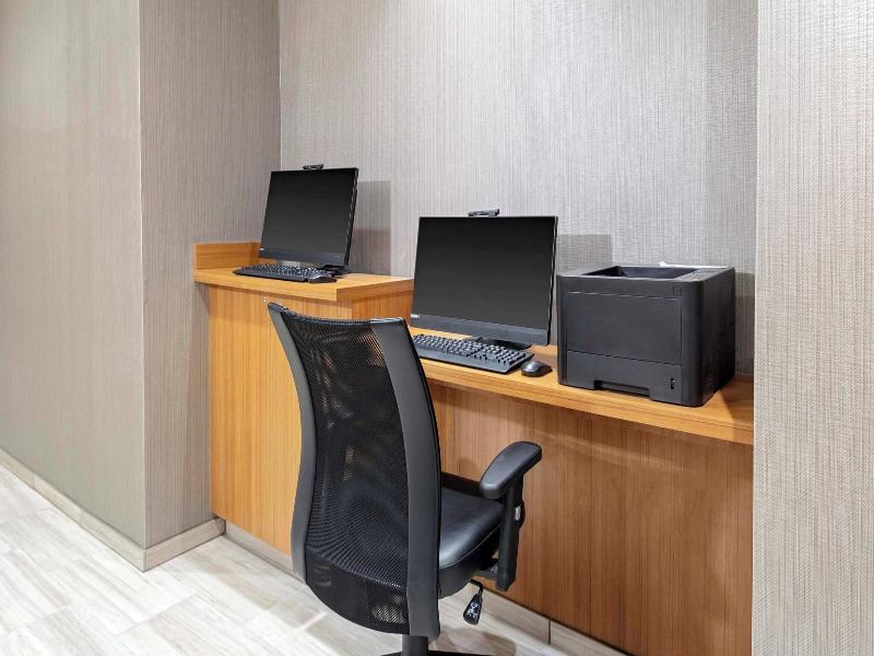 Springhill Suites By Marriott Kansas City Country