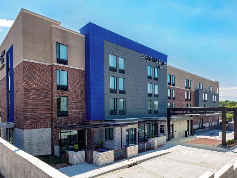 Springhill Suites By Marriott Kansas City Country