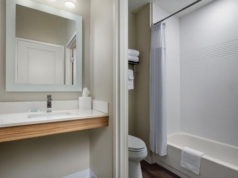 SUITE TWO DOUBLE BEDS — photo 8