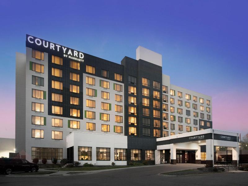 Courtyard By Marriott Minneapolis Edina