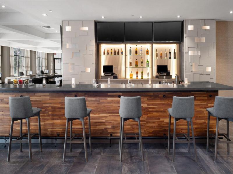 Courtyard By Marriott Minneapolis Edina
