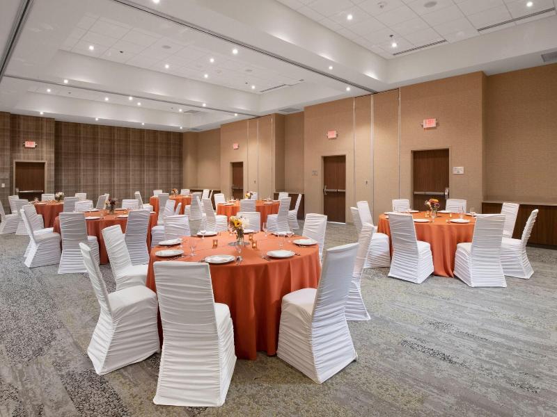 Courtyard By Marriott Minneapolis Edina