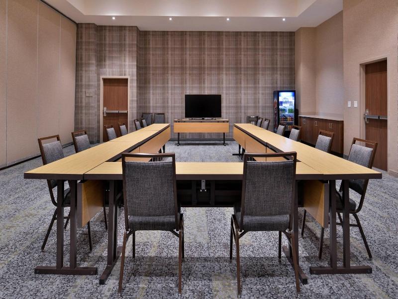 Courtyard By Marriott Minneapolis Edina