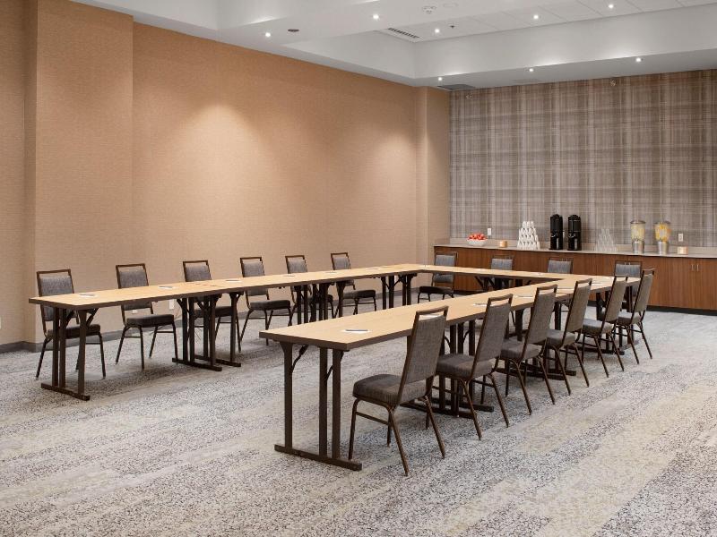 Courtyard By Marriott Minneapolis Edina