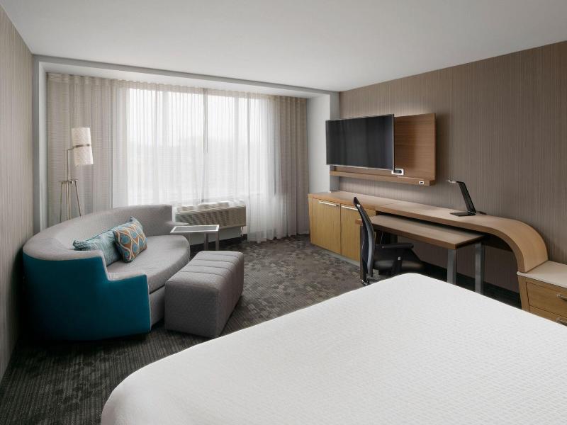 Courtyard By Marriott Minneapolis Edina image