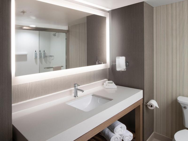 Courtyard By Marriott Minneapolis Edina image