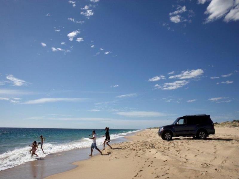 Footprints Preston Beach — general view