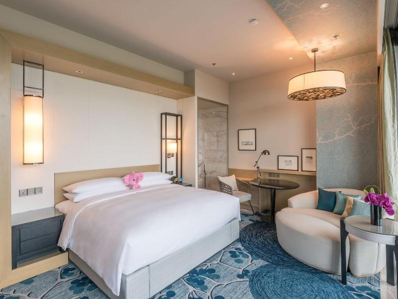 Renaissance Suzhou Taihu Lake Hotel image
