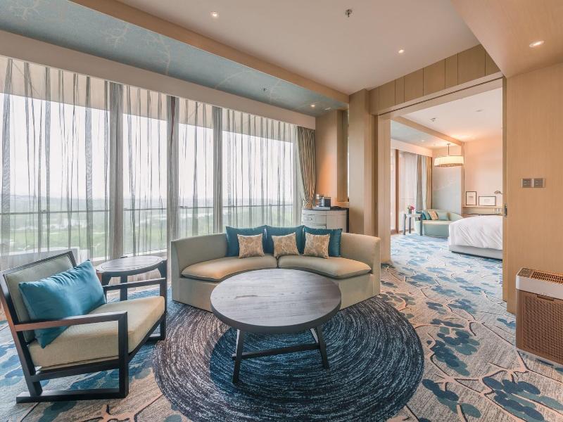 Renaissance Suzhou Taihu Lake Hotel image