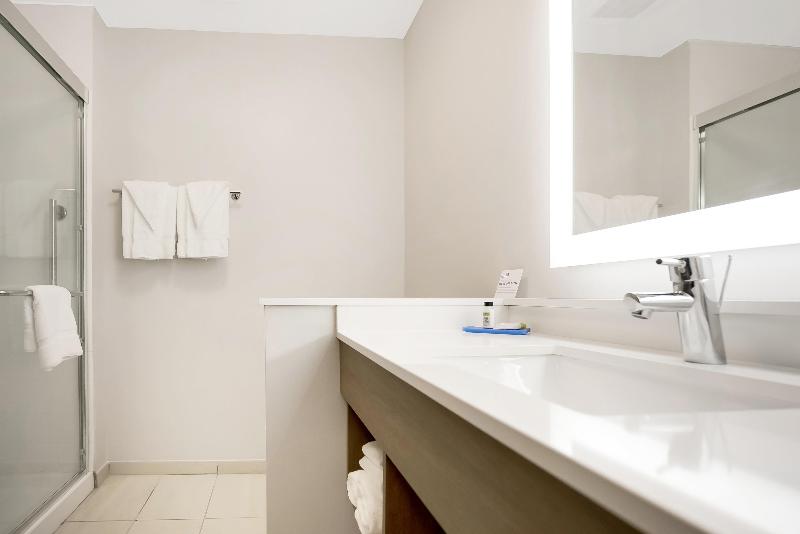 Holiday Inn Express Jacksonville South Bartram Prk image