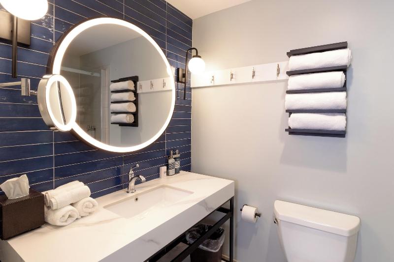 The Inn At Harbor Shores image