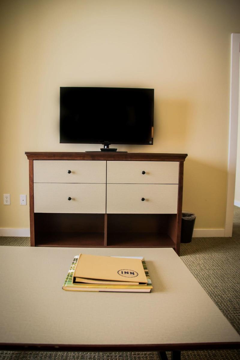 The Inn At Harbor Shores image