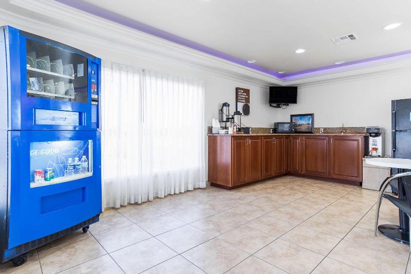 Motel 6 Mojave Airport image