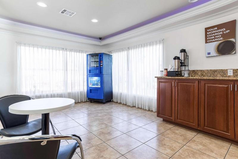Motel 6 Mojave Airport image