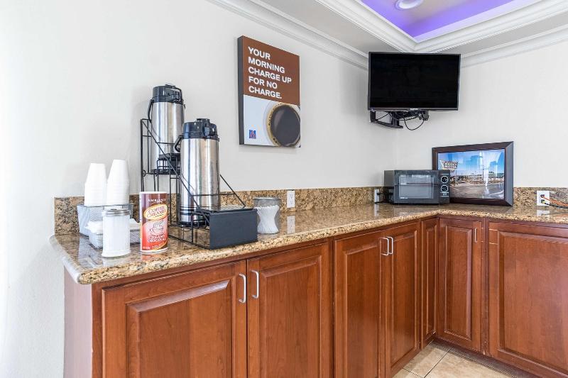 Motel 6 Mojave Airport image
