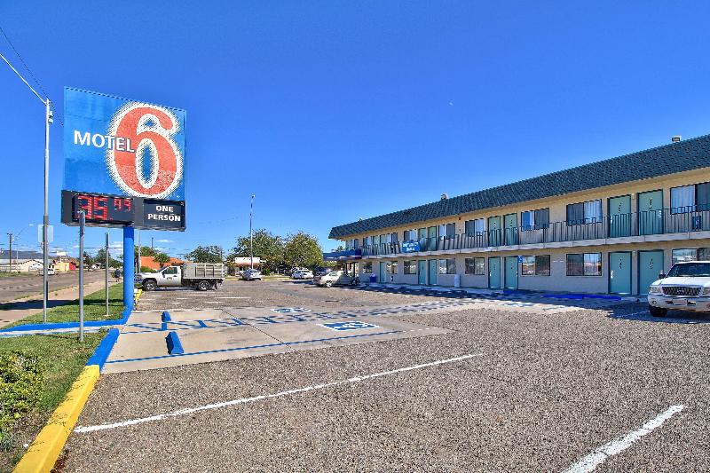 Motel 6 Douglas image