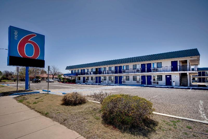 Motel 6 Douglas image