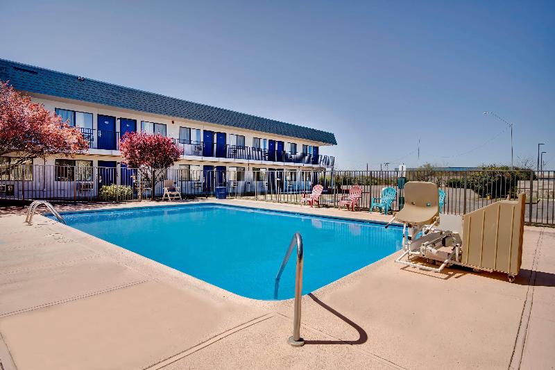 Motel 6 Douglas image