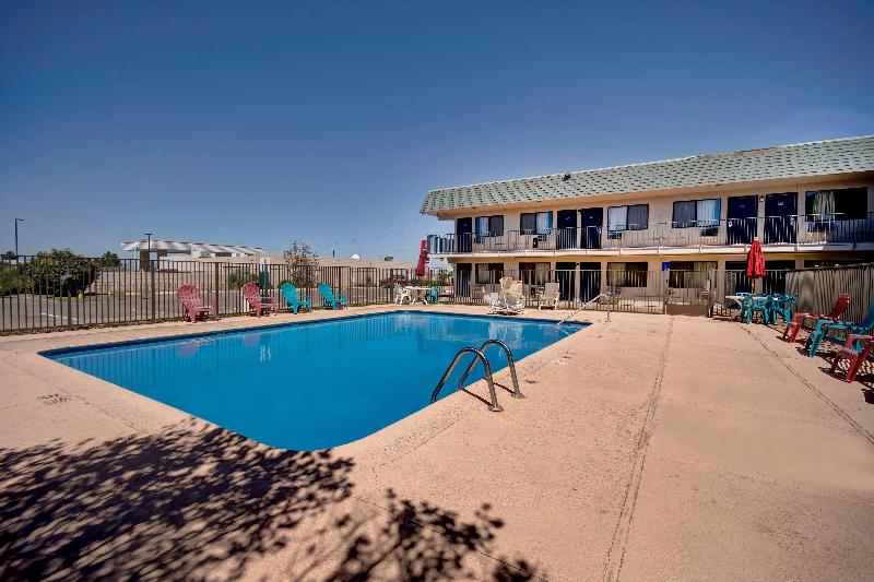 Motel 6 Douglas image