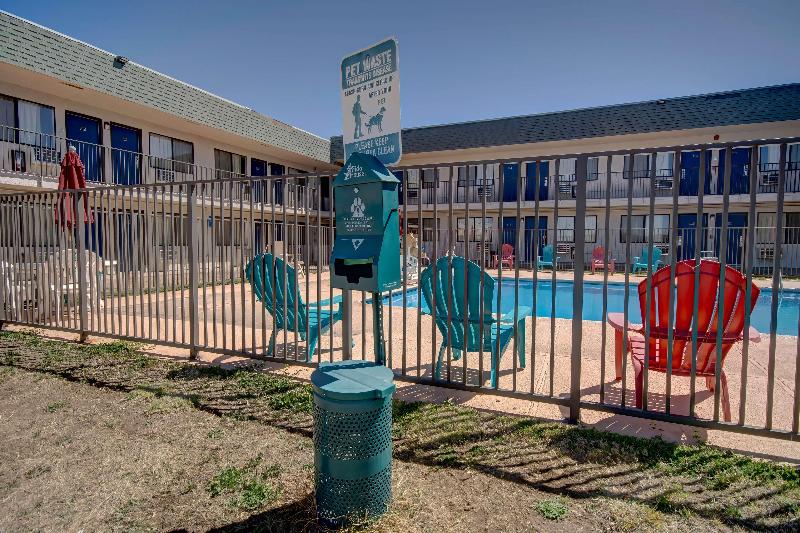 Motel 6 Douglas image