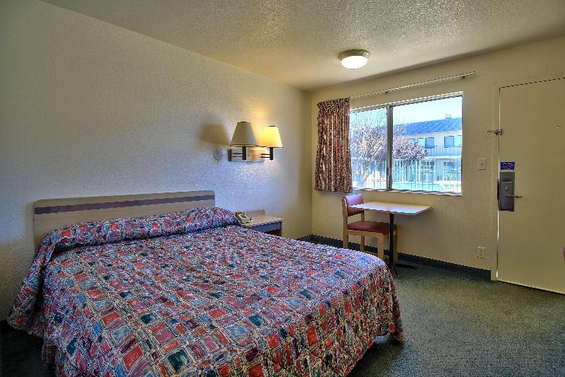 Motel 6 Douglas image
