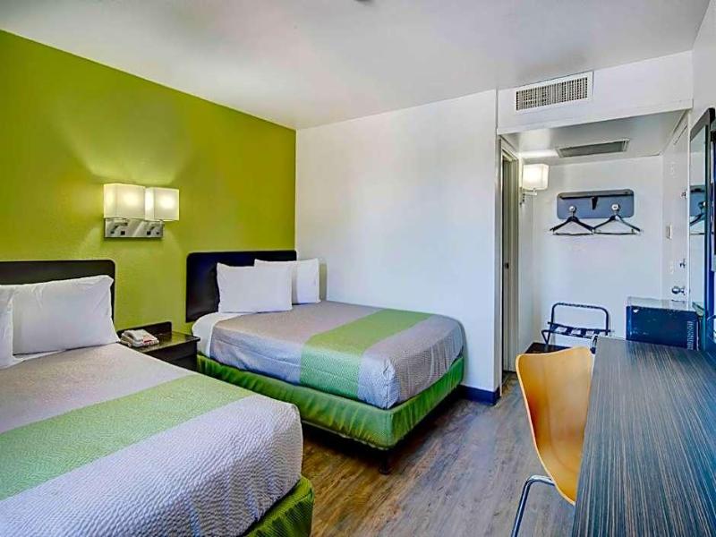 Motel 6 Douglas image