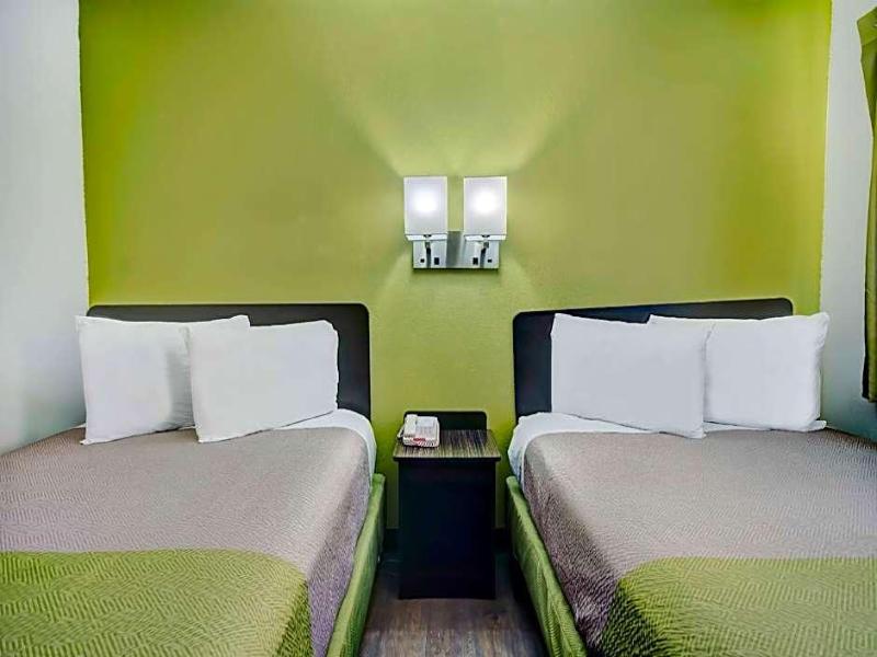Motel 6 Douglas image