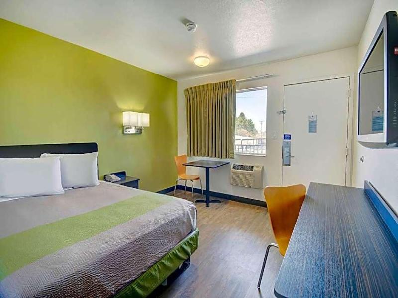 Motel 6 Douglas image