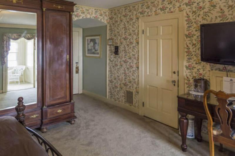 The Yankee Clipper Inn image