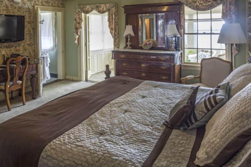 The Yankee Clipper Inn image