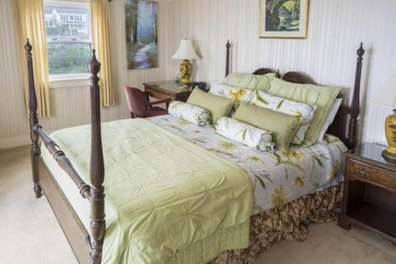 The Yankee Clipper Inn image