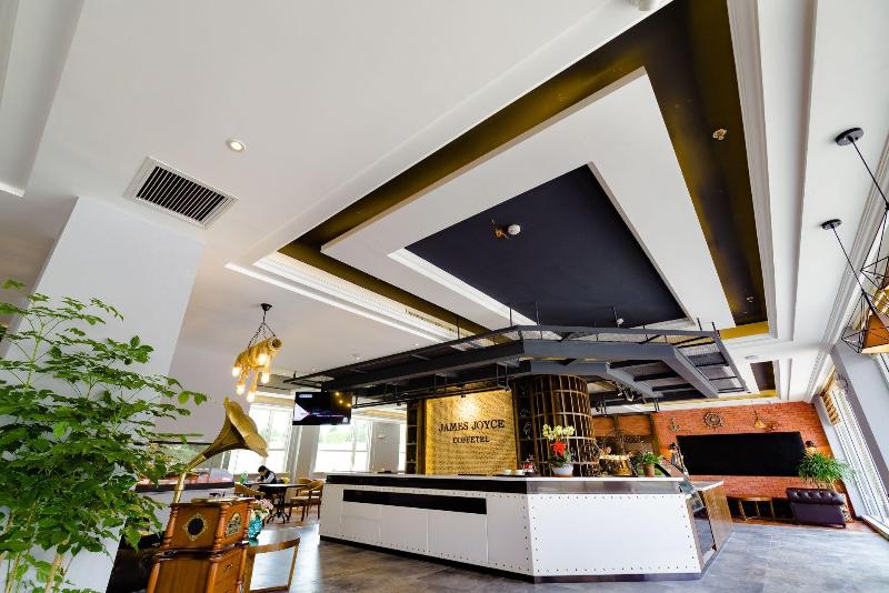 Qingdao James Joyce Hotel image