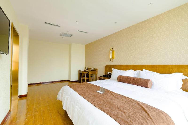 Qingdao James Joyce Hotel image