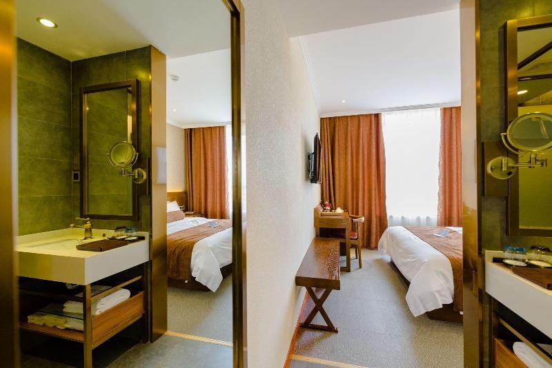Qingdao James Joyce Hotel image