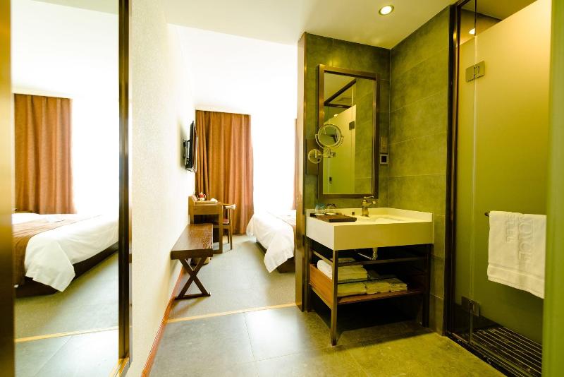 Qingdao James Joyce Hotel image