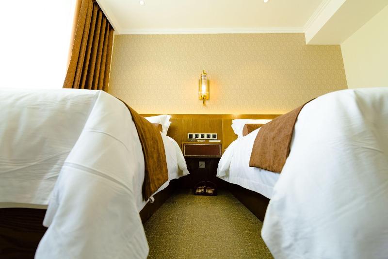 Qingdao James Joyce Hotel image