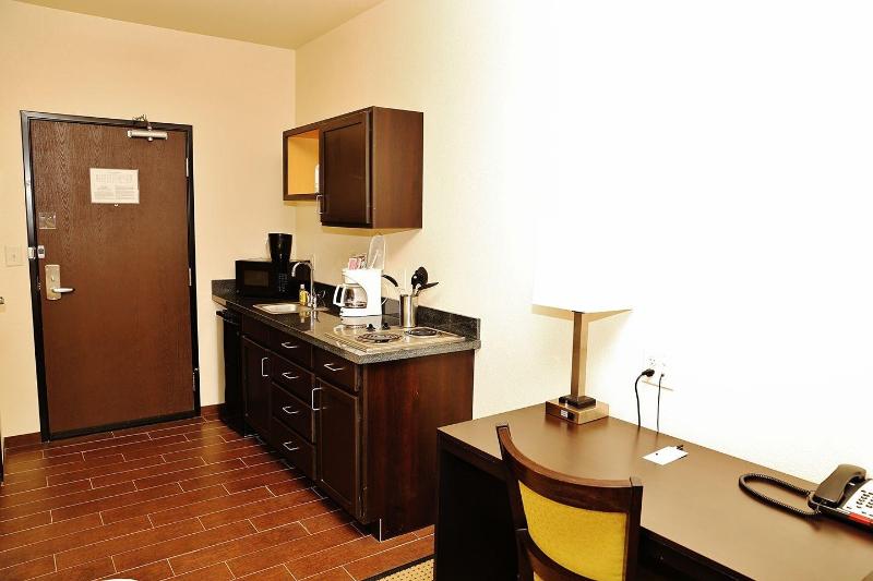 Black Gold Suites Stanley image