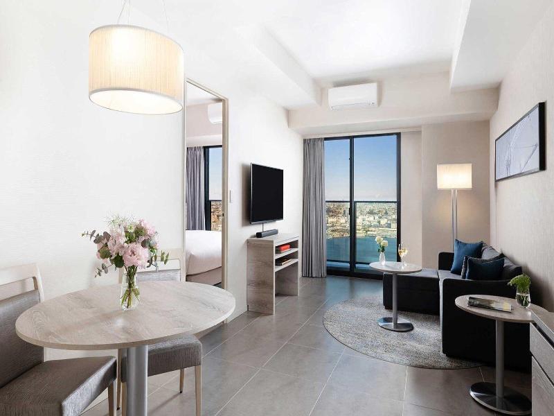 Oakwood Suites Yokohama image