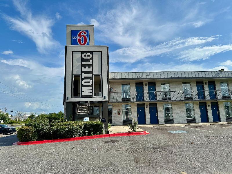 Motel 6 West Monroe image