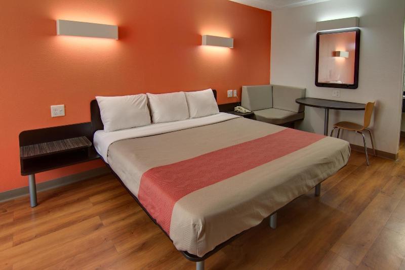 Motel 6 West Monroe image