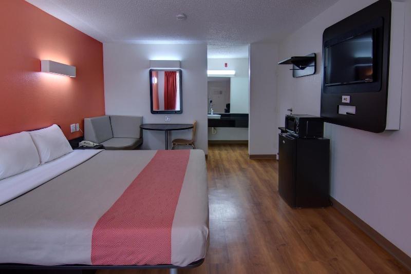 Motel 6 West Monroe image