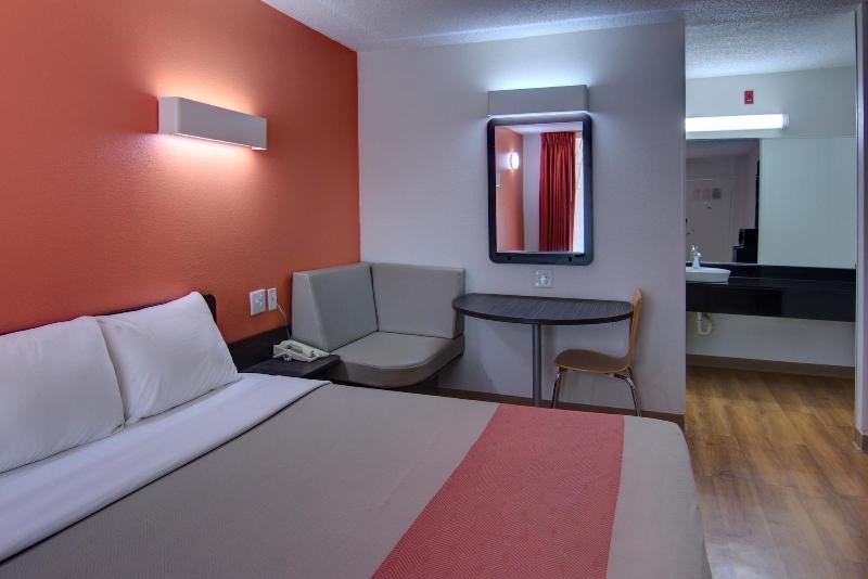 Motel 6 West Monroe image