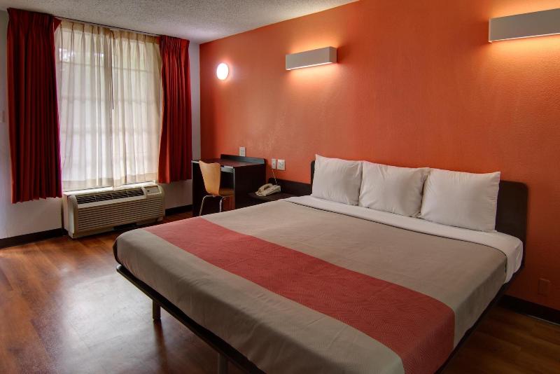 Motel 6 West Monroe image