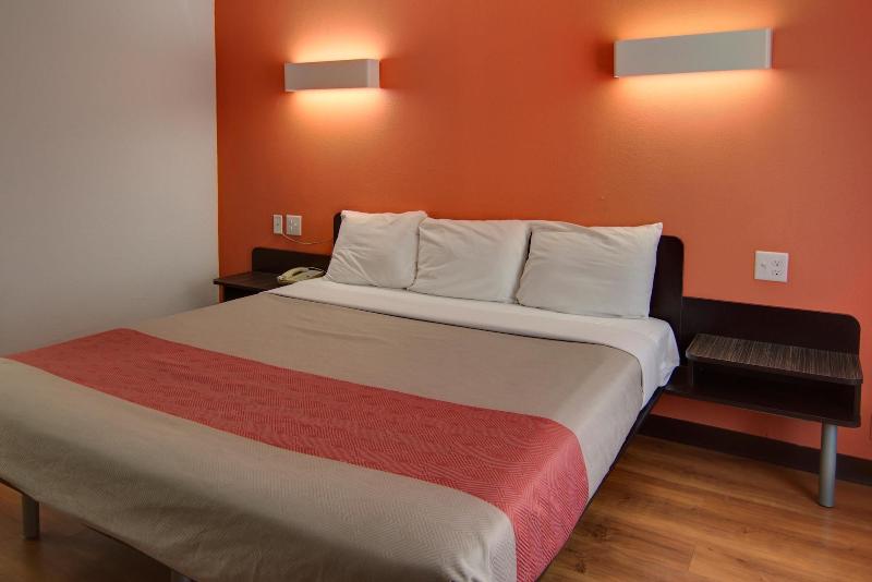 Motel 6 West Monroe image