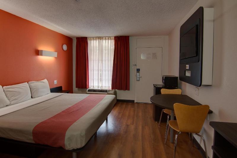 Motel 6 West Monroe image