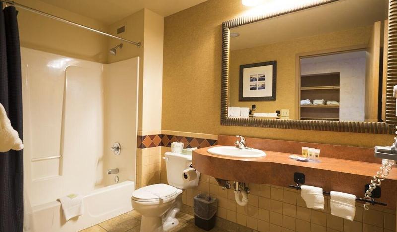 Robinson Rancheria Resort And Casino image