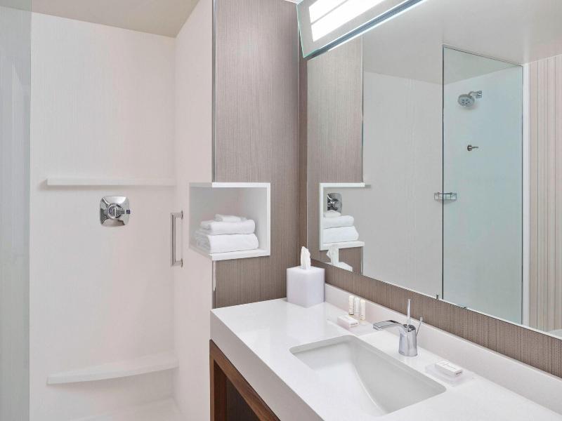 Courtyard By Marriott Albany Troy Waterfront image