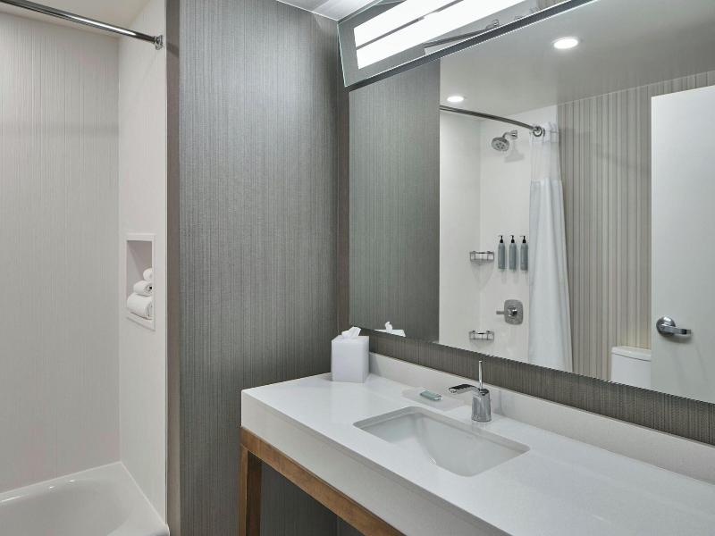 Courtyard By Marriott Albany Troy Waterfront image