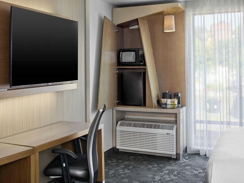 Courtyard By Marriott Albany Troy Waterfront image
